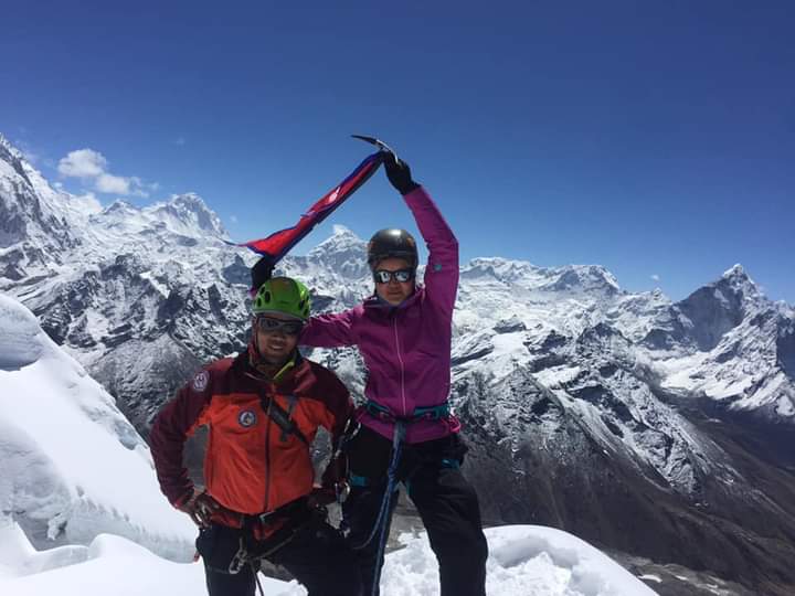 Lobuche peaksummit